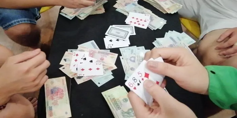 lựa chọn bàn chơi thích hợp