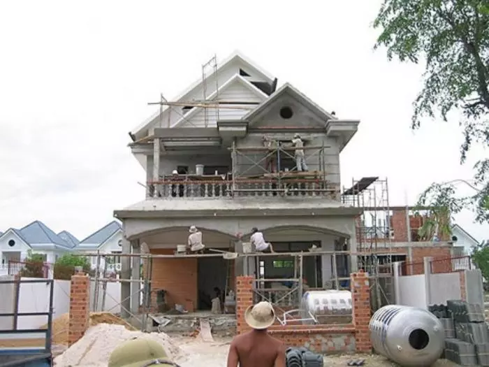 Mơ xây nhà đánh con gì? Mơ xây nhà bị sập