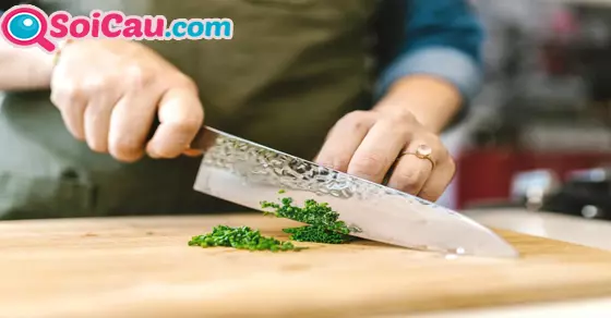 ngủ mơ thấy con dao đánh đề con gì? 