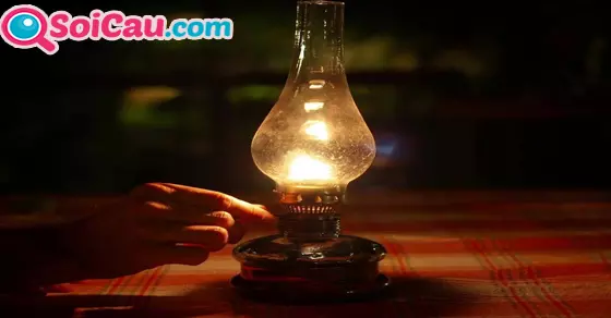 ngủ mơ thấy đèn dầu đánh con gì?