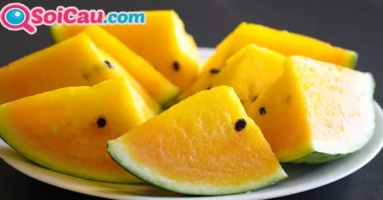 ngủ mơ thấy quả dưa hấu đánh con gì