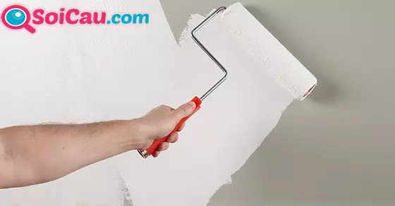 ngủ mơ thấy sơn nhà đánh con gì?