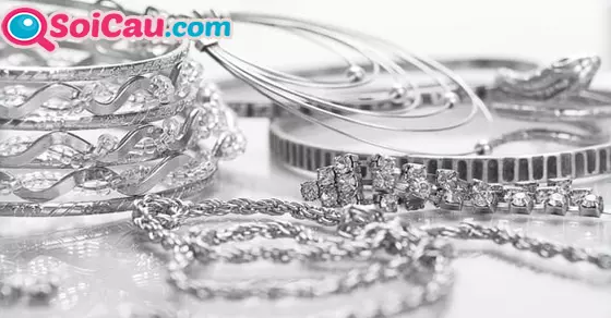 ngủ mơ thấy bạc đánh số bao nhiêu?