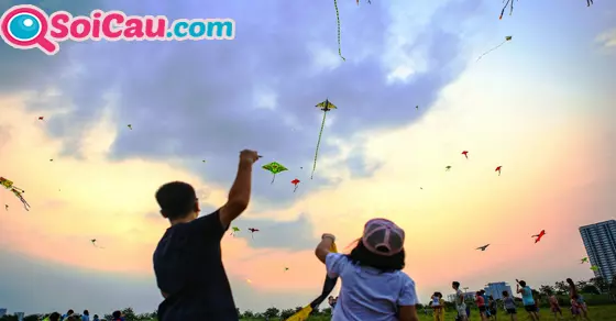 ngủ mơ thấy thả diều đánh đề con gì?