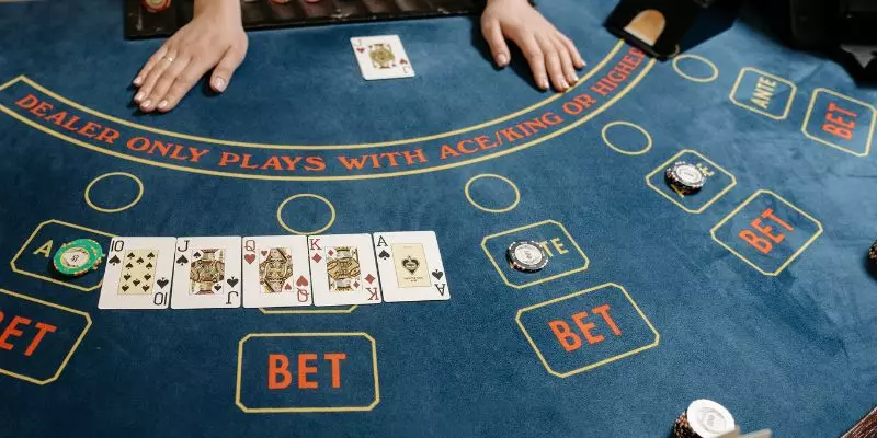 Giải mã Baccarat – Toàn bộ thông tin cần biết trước khi nhập cuộc ở Sun win