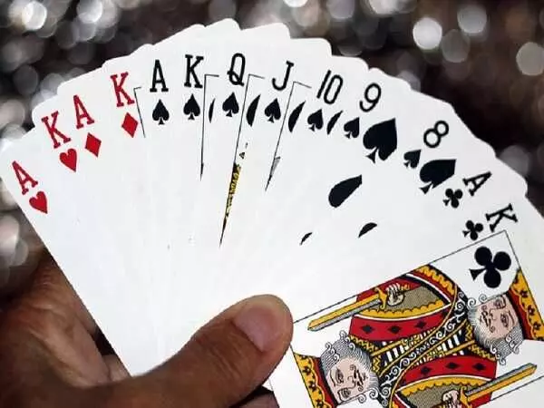 kinh nghiệm từ cao thủ khi chơi bài tiến lên trực tuyến